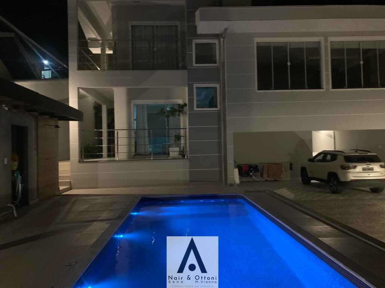Casa Alto Padrão com 4 quartos