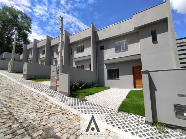 Sobrado com 3 quartos, sendo 1 suíte no Bairro Vila Nova, Blumenau/SC