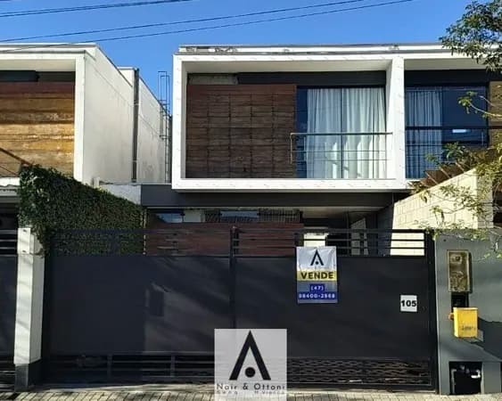 Sobrado com 2 Suítes no bairro Água Verde, Blumenau/SC