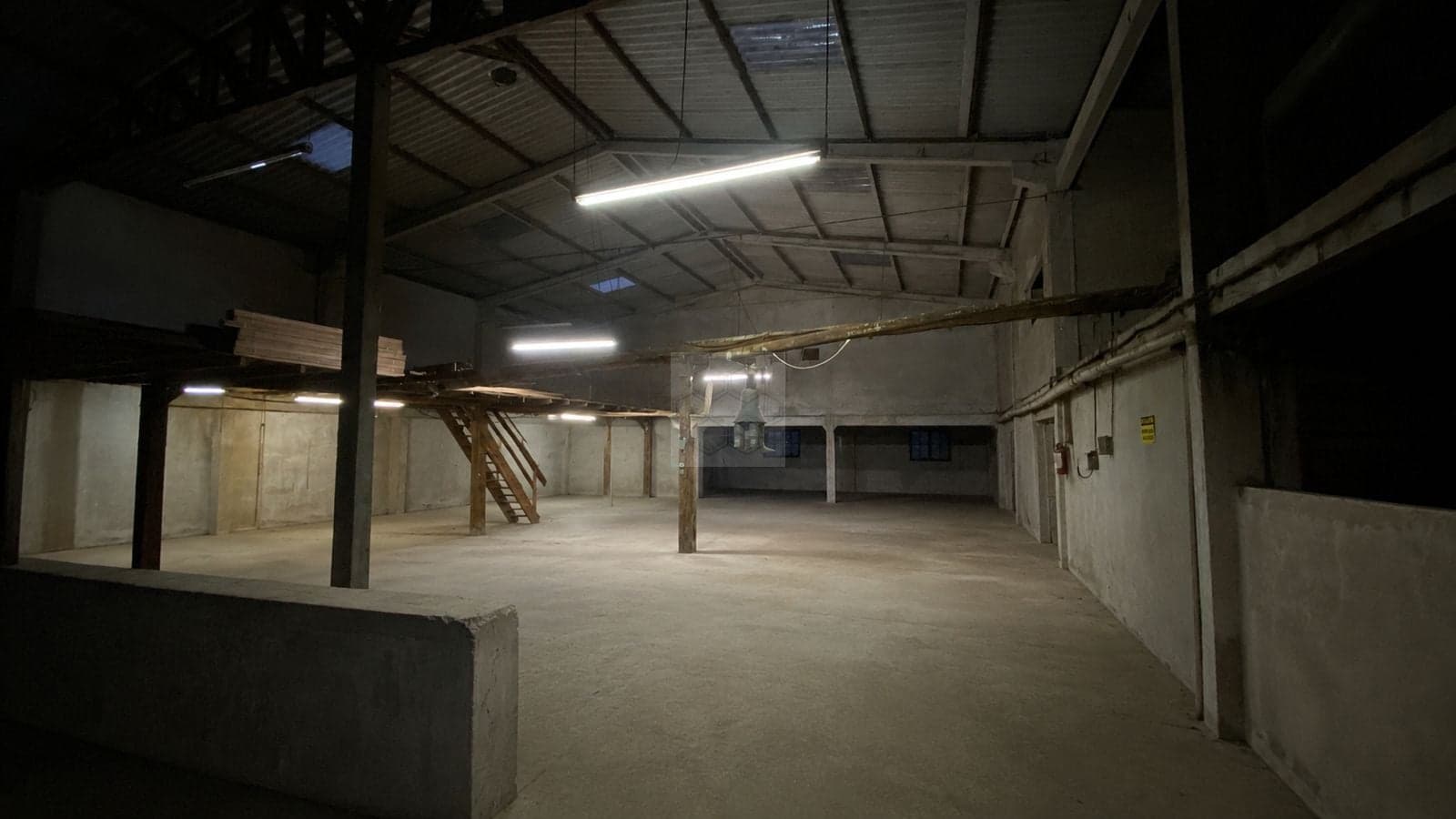 GALPÃO 480M²