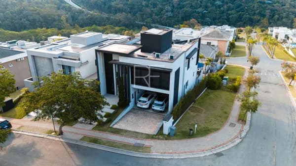 Casa em Santana de Parnaíba - Itahyê Residencial