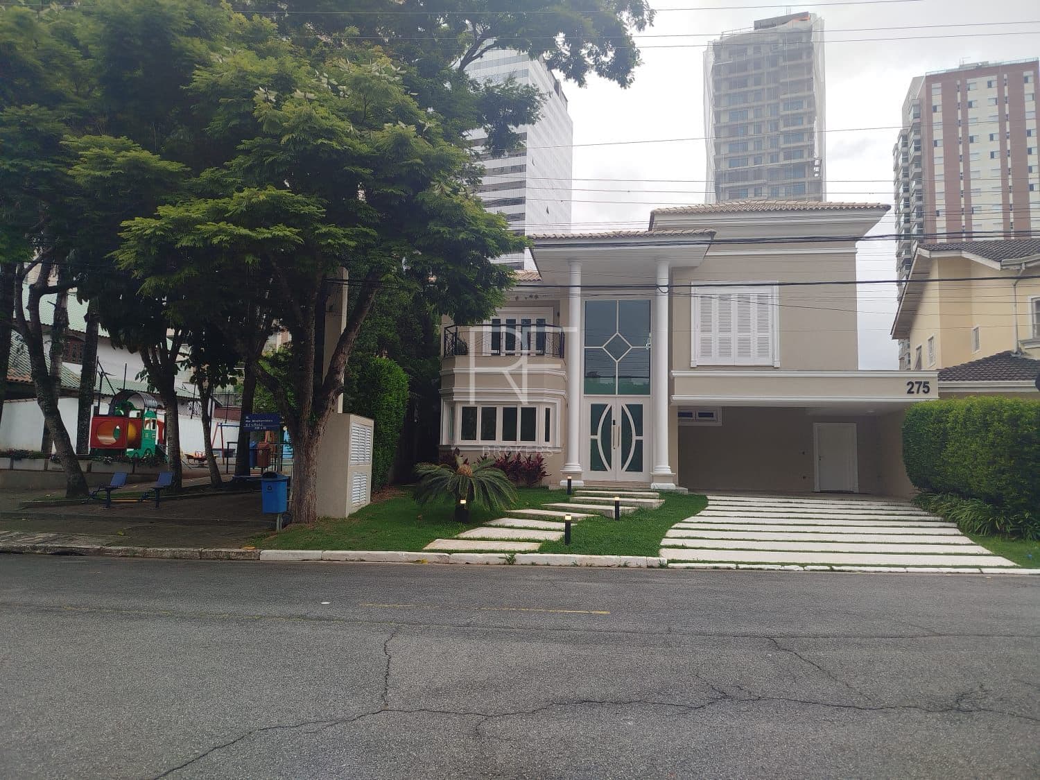 Casa de Condomínio em Barueri - Alphaville Residencial Plus