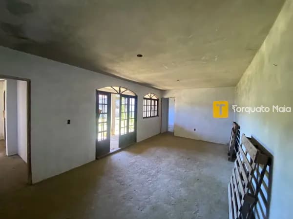 Imóvel Amplo com Alto Potencial