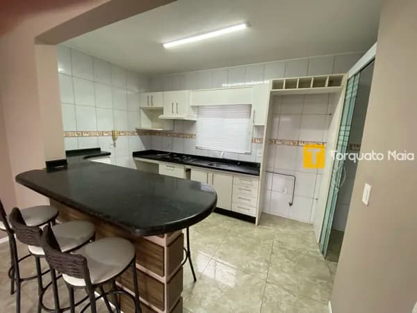 Apartamento semimobiliado no Guanabara | 2 quartos | 2 garagens