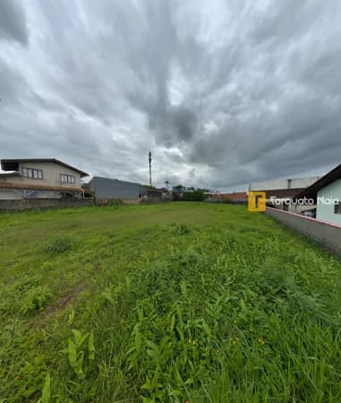 Terreno com frente ampla e localização estratégica — Joinville