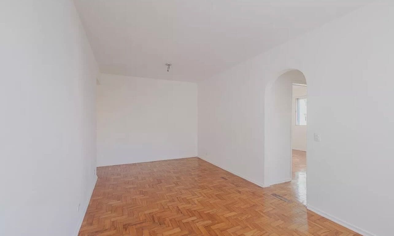 Apartamento antigo para reforma na Rua Caconde