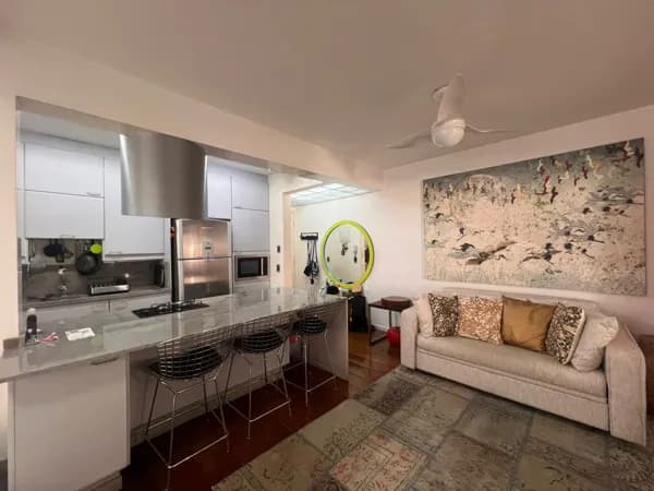 Apartamento reformado na Rua Caconde