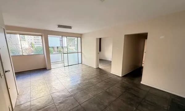 Apê em Condomínio Clube