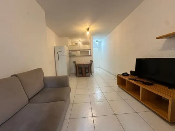 Apartamento com potencial de reforma na Rua Batataes