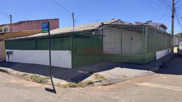 Casa 04 quartos no Recanto das emas, aceita financiamento e FGTS, financia até 100%
