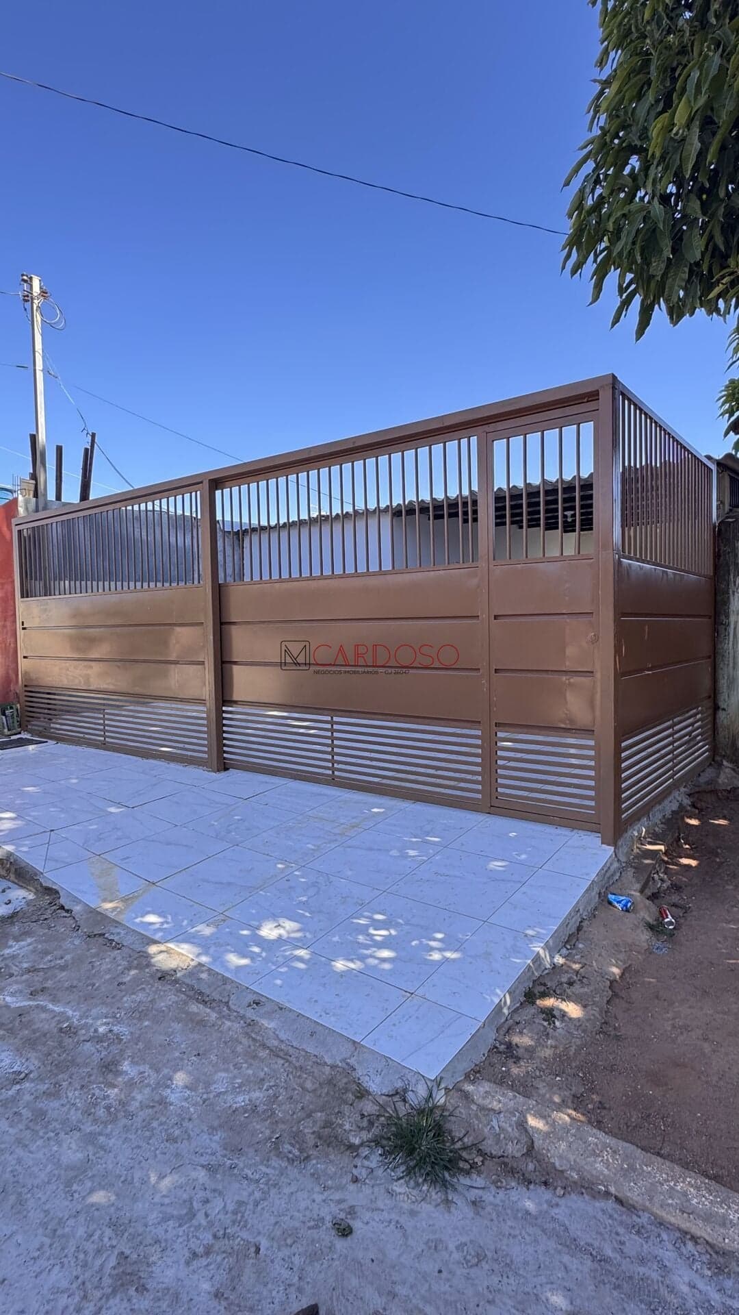 Casa 3 quartos sendo um suíte, aceita financiamento e FGTS, reformada, Samambaia