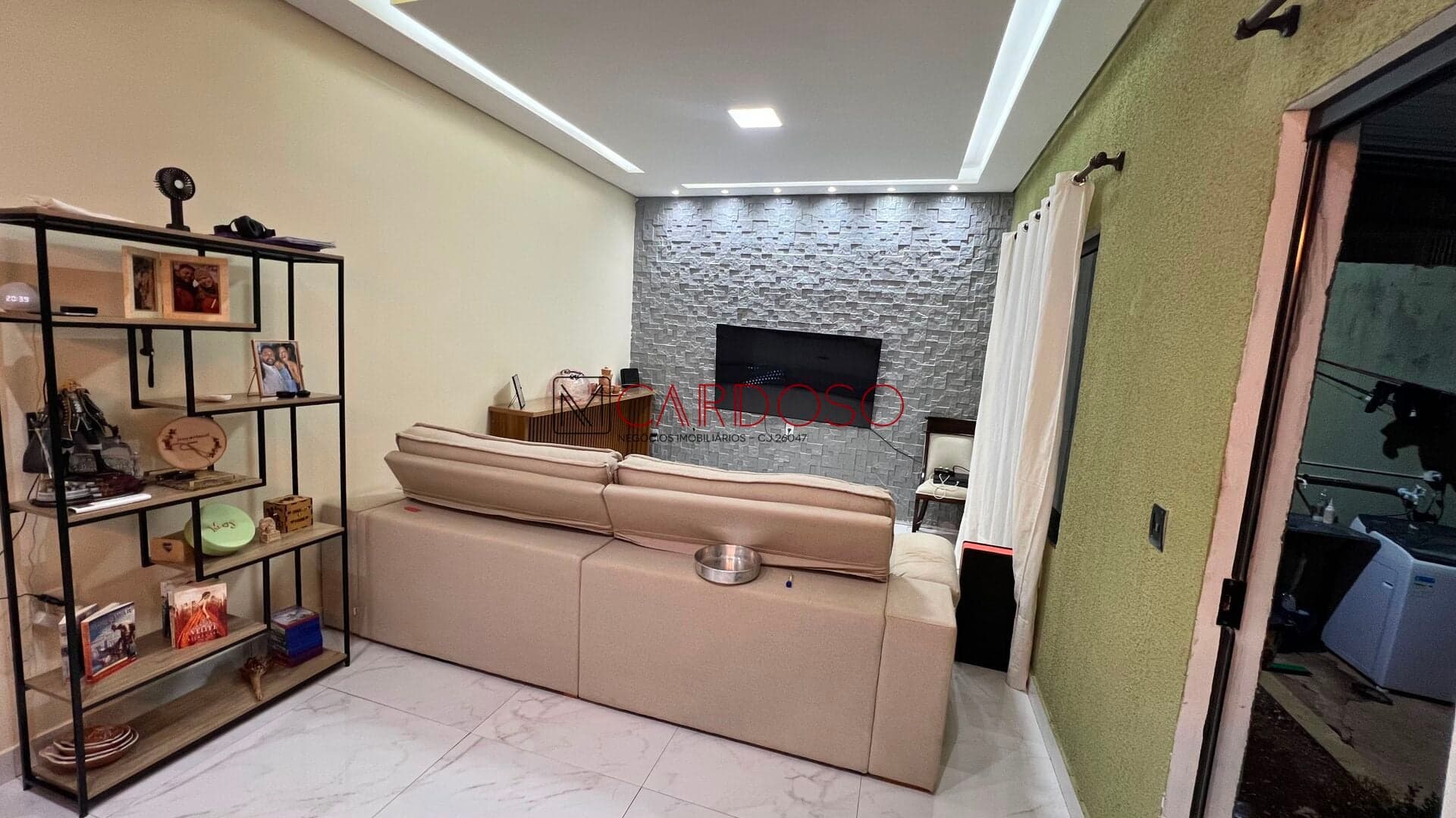 Agio, casa com 02 quartos 01 suite, qr 515 Samambaia Sul DF