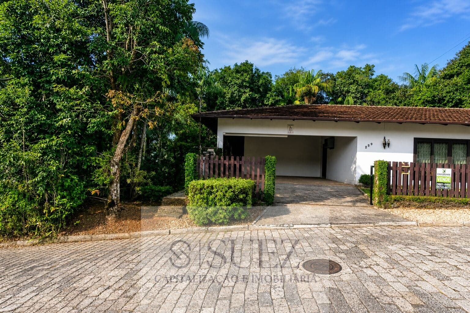 Casa com 2 dormitórios no Bairro da Velha