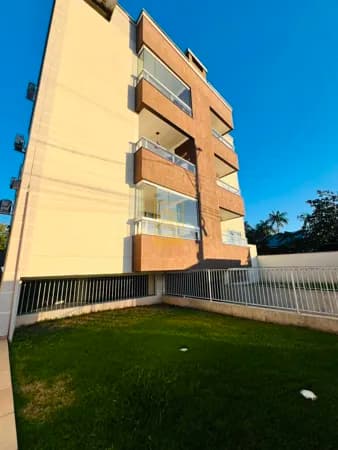 Apartamento com suíte e sacada com churrasqueira no bairro Carijós em Indaial
