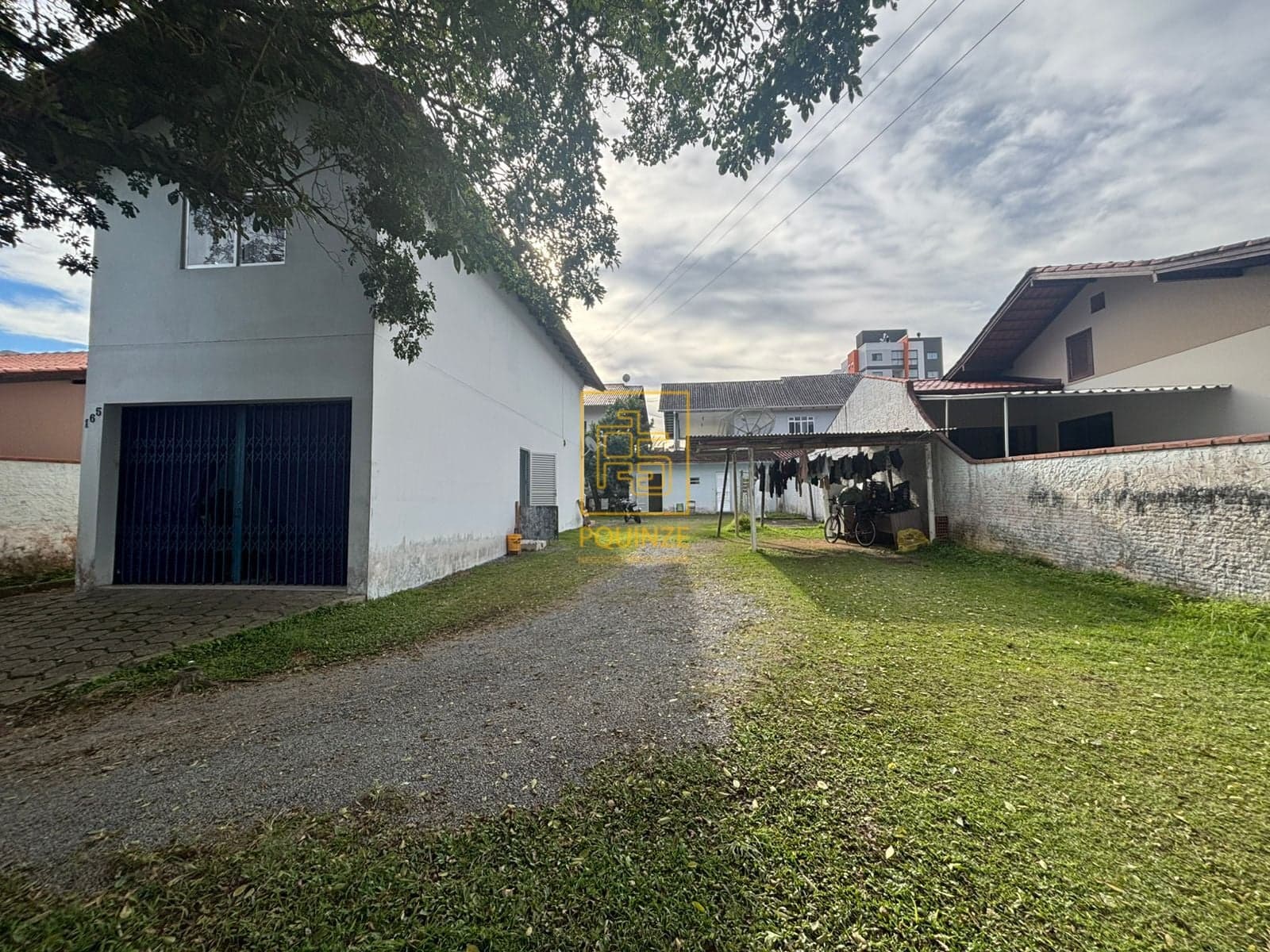 Casa de dois pavimentos com amplo espaço externo no bairro Imigrantes em Timbó