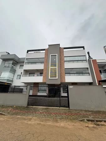 Apartamento térreo semi mobiliado a 450 metros da praia em Barra Velha