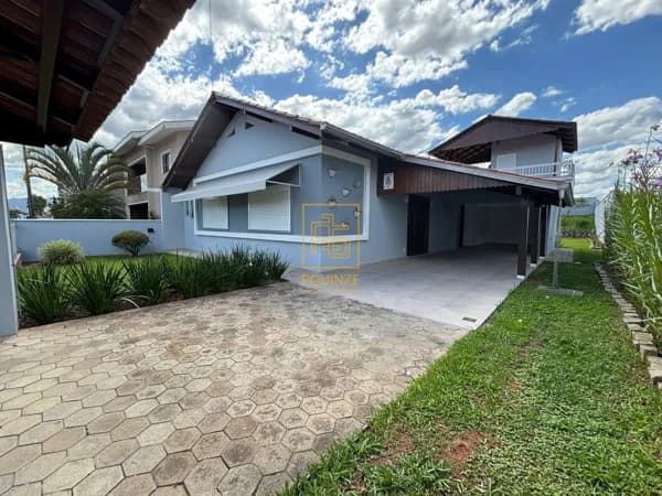 Casa de 3 dormitórios no bairro das Nações