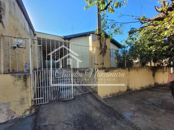 Casa em Mirandópolis - Centro