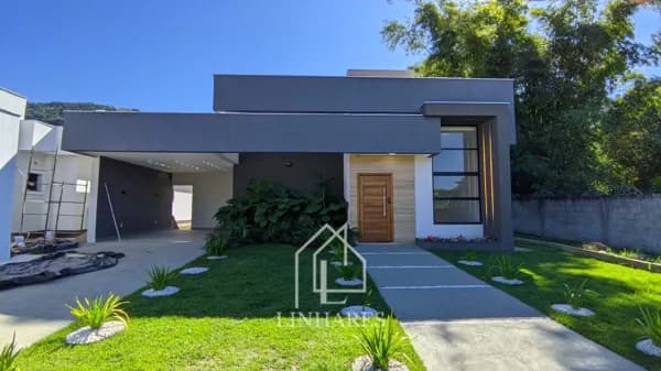 Casa de alto padrão em Condomínio