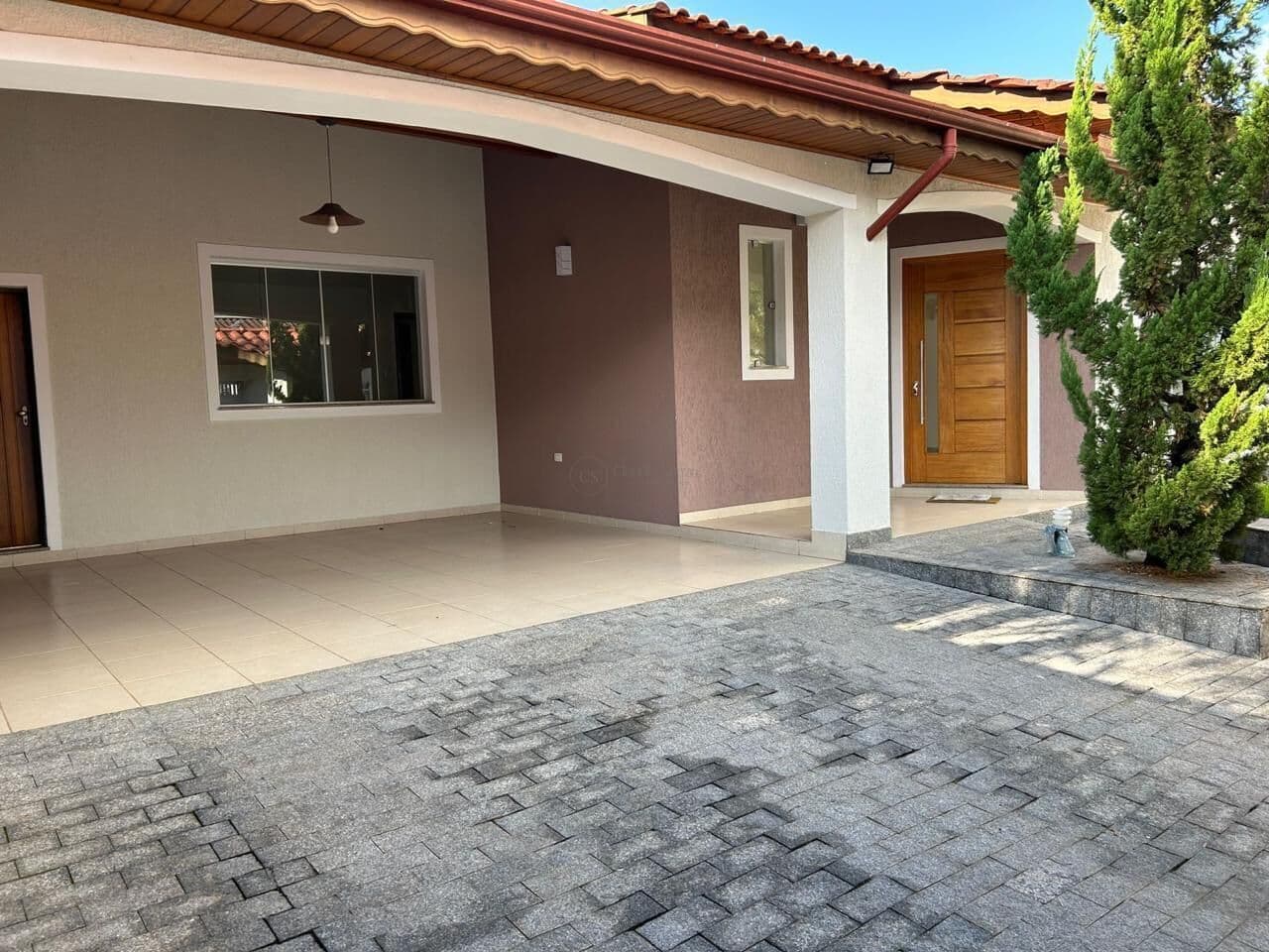 Casa à venda no Portal das Colinas em Guaratinguetá/SP