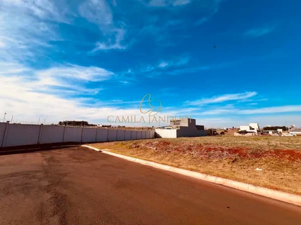 Terreno com 407m² em Condomínio Fechado no Residencial Riviera Village - Cravinhos/SP