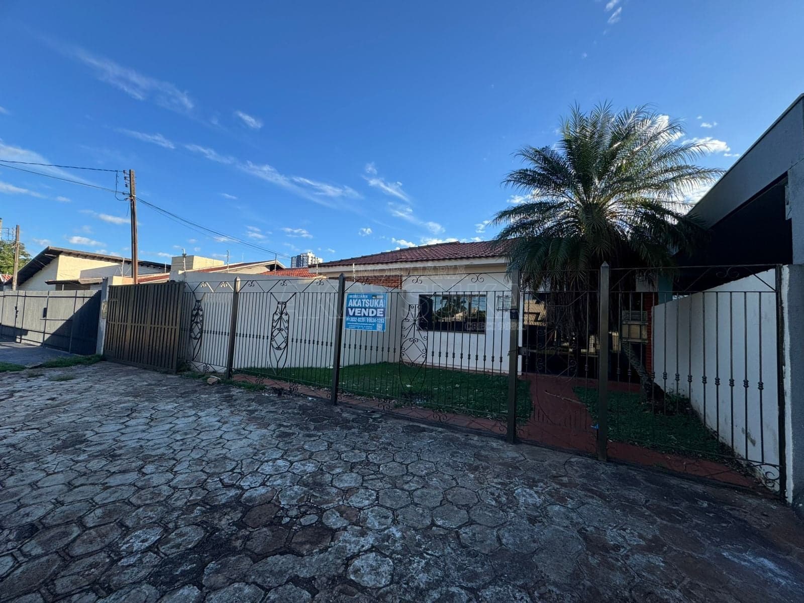 Casa Residencial com Potencial Comercial à Venda