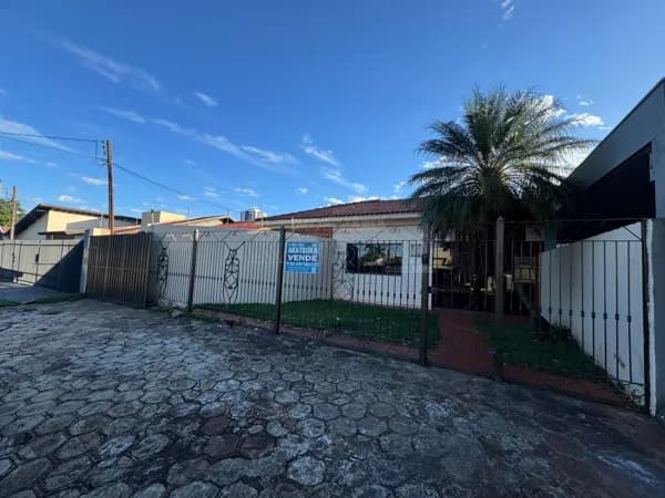 Casa Residencial com Potencial Comercial à Venda