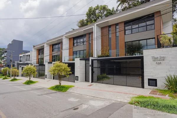 Sobrado Alto Padrão em América, Joinville/SC