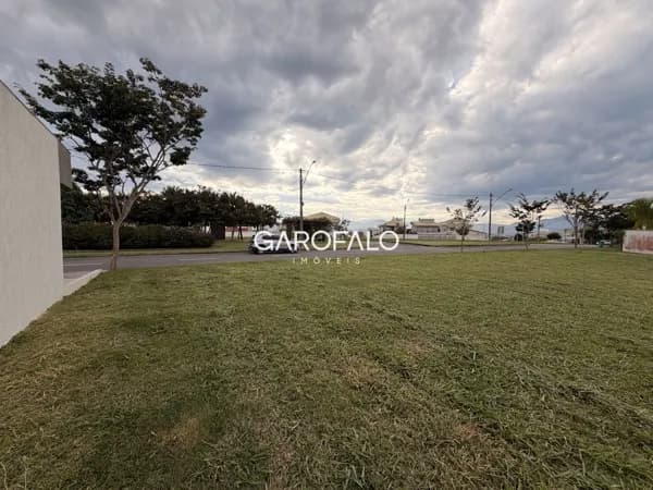 Lote plano à venda no Alphaville Resende.