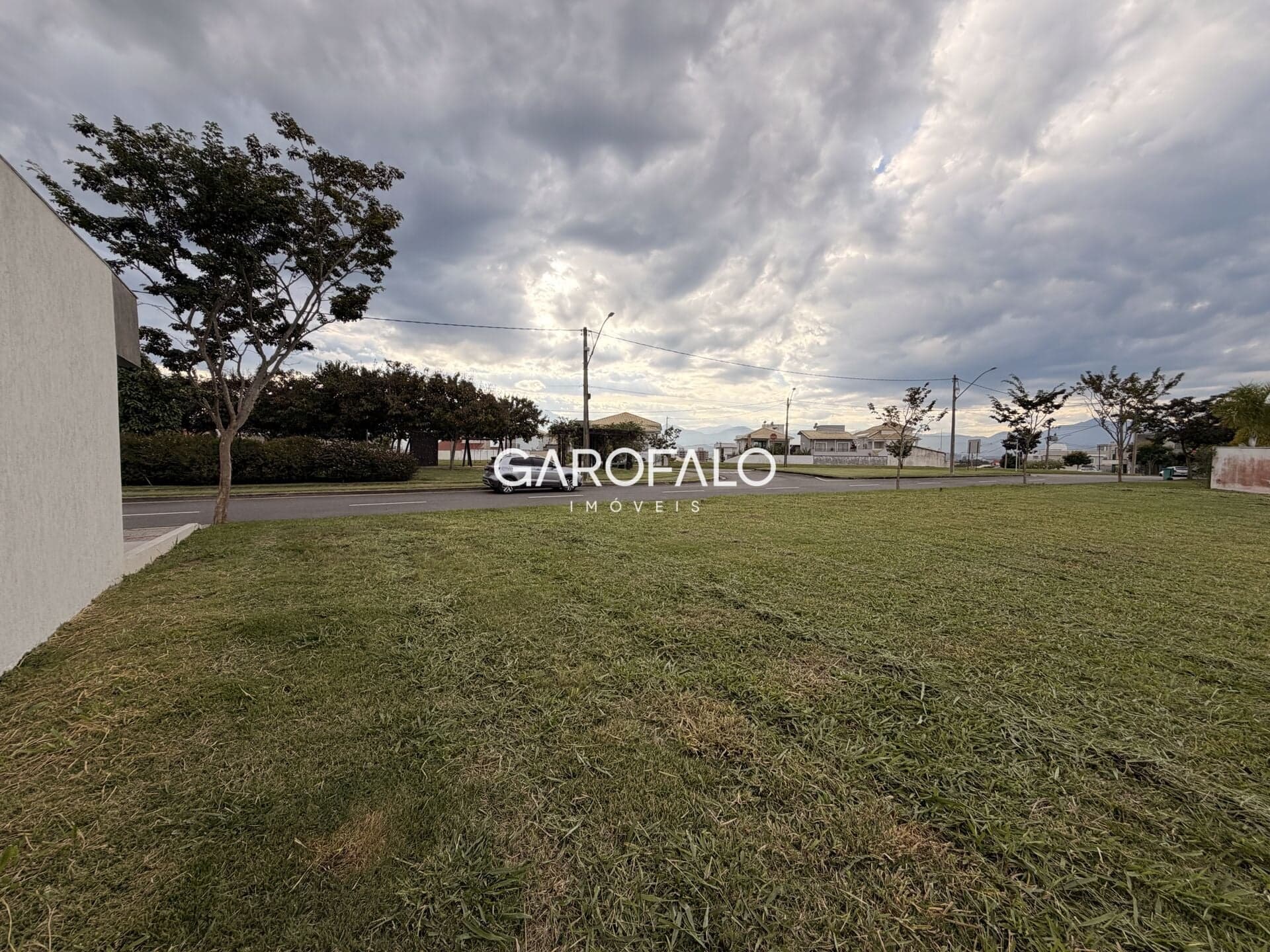Lote plano à venda no Alphaville Resende.