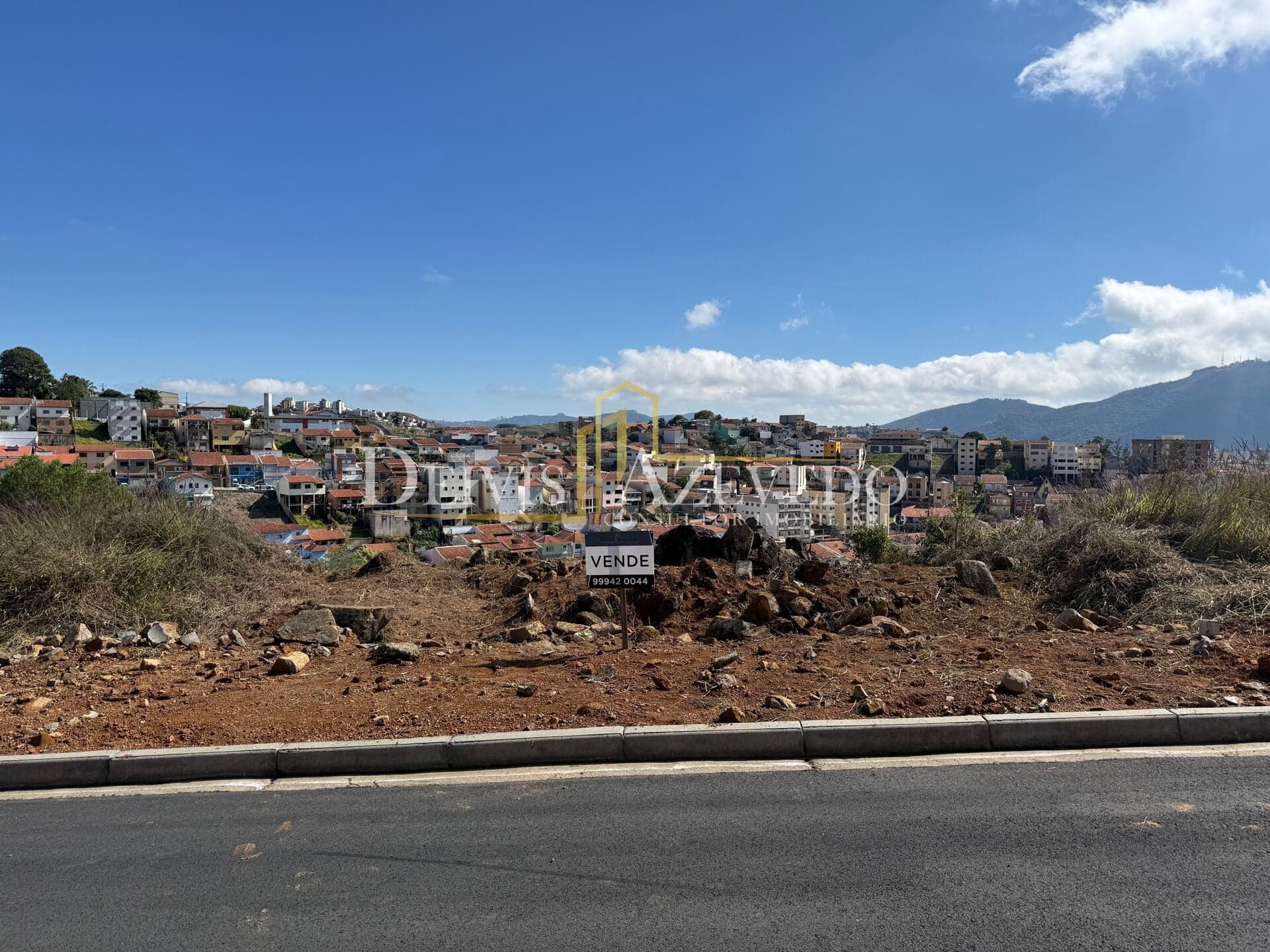 Terreno com 250 m²