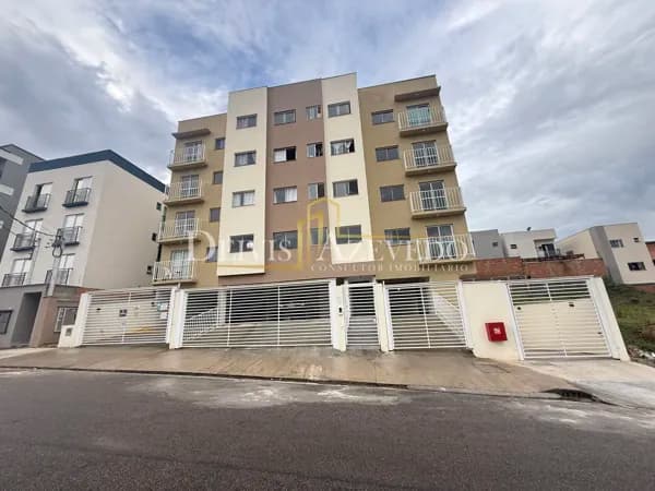 Apartamento 02 Quartos (c/ elevador e varanda)