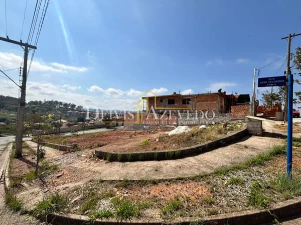 Lote de Esquina à venda