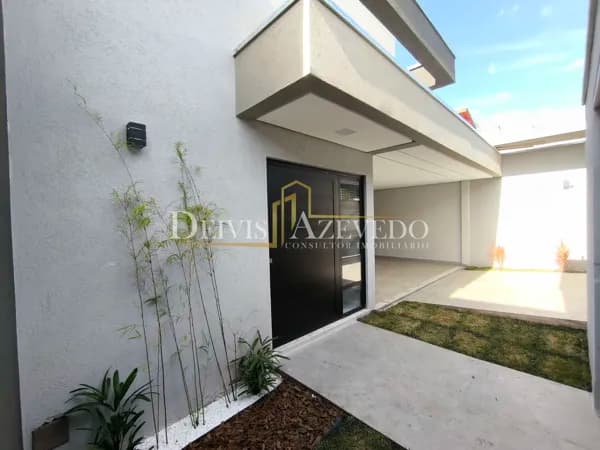 Casa Térrea com 03 Quartos (01 Suíte)