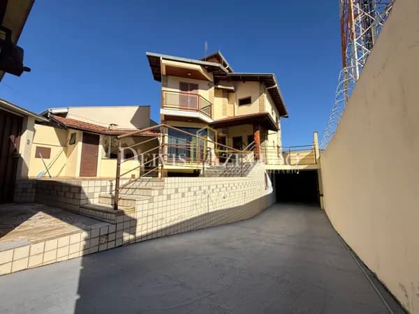 Casa 03 Quartos, com piscina e área gourmet