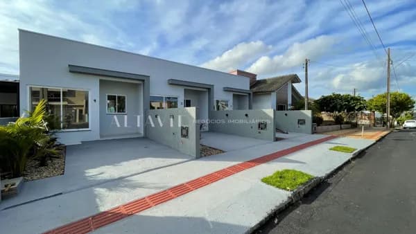 Casa em Pinhalzinho - Baixada Pioneira