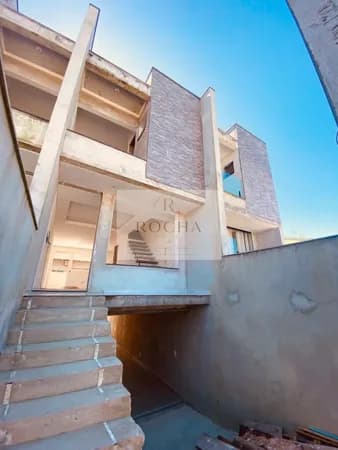 Sobrado Geminado Triplex