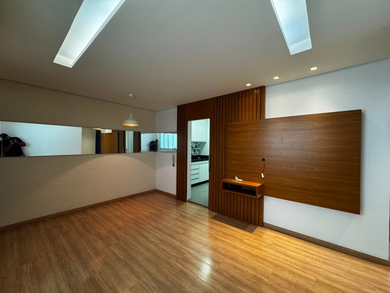 Apartamento 04 quartos disponível para locação no Buritis