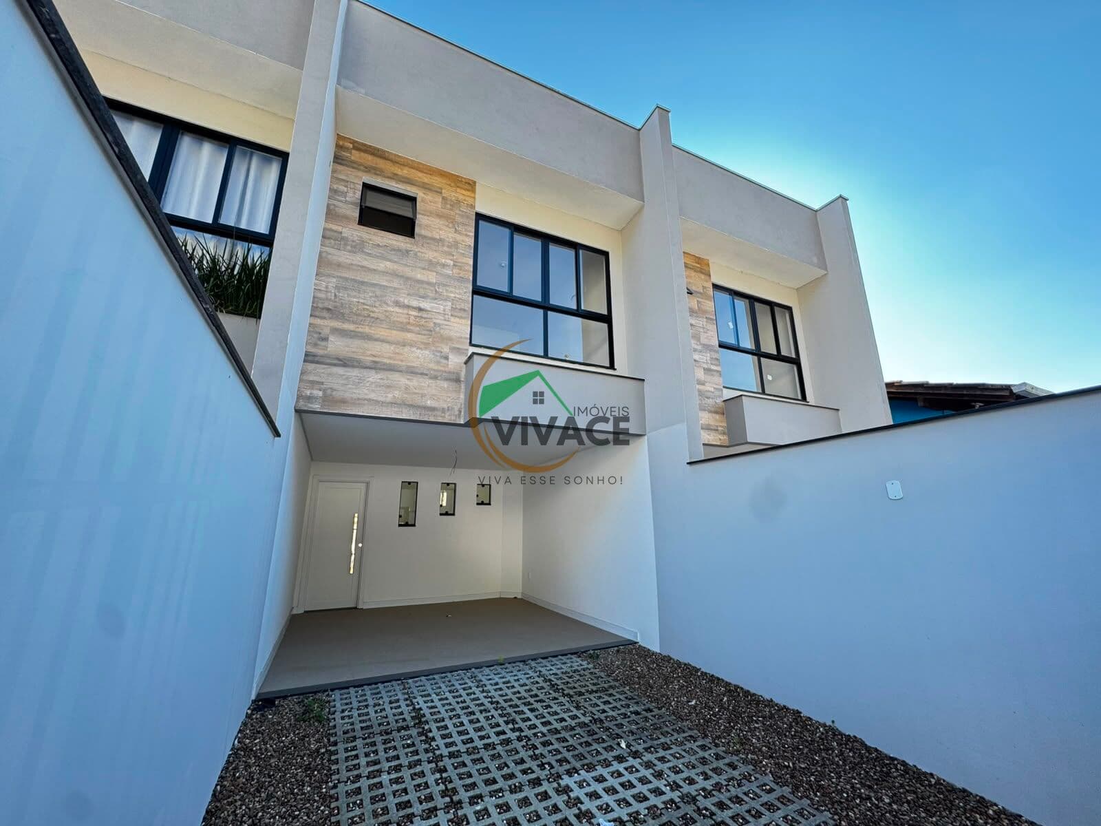 Sobrado 3 quartos no bairro Garcia