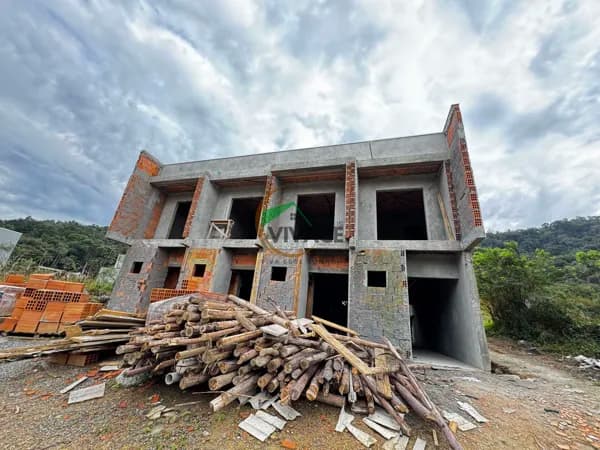 Oportunidade, sobrado na velha