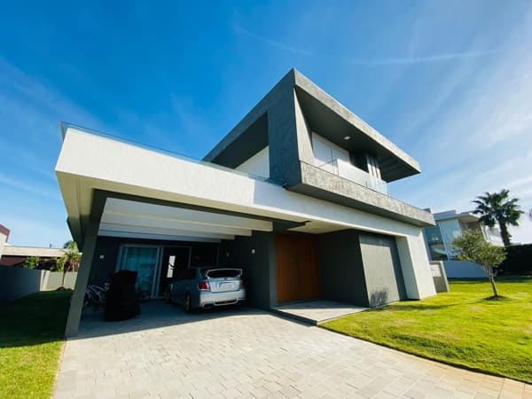 Luxo no Condomínio Quintas do Lago em Xangri-Lá! 🏡