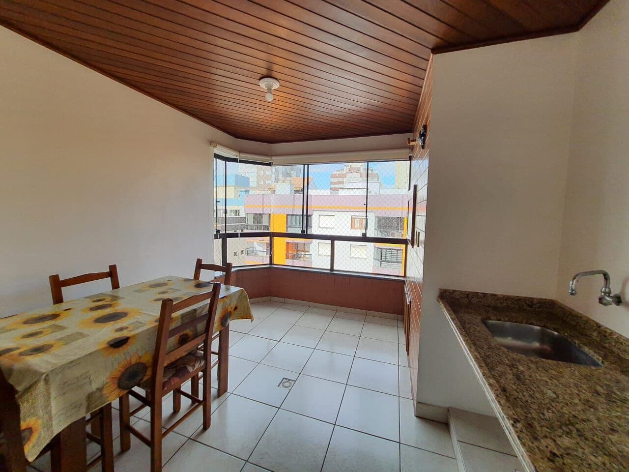 Apartamento para locação de temporada no centro de Capão da Canoa