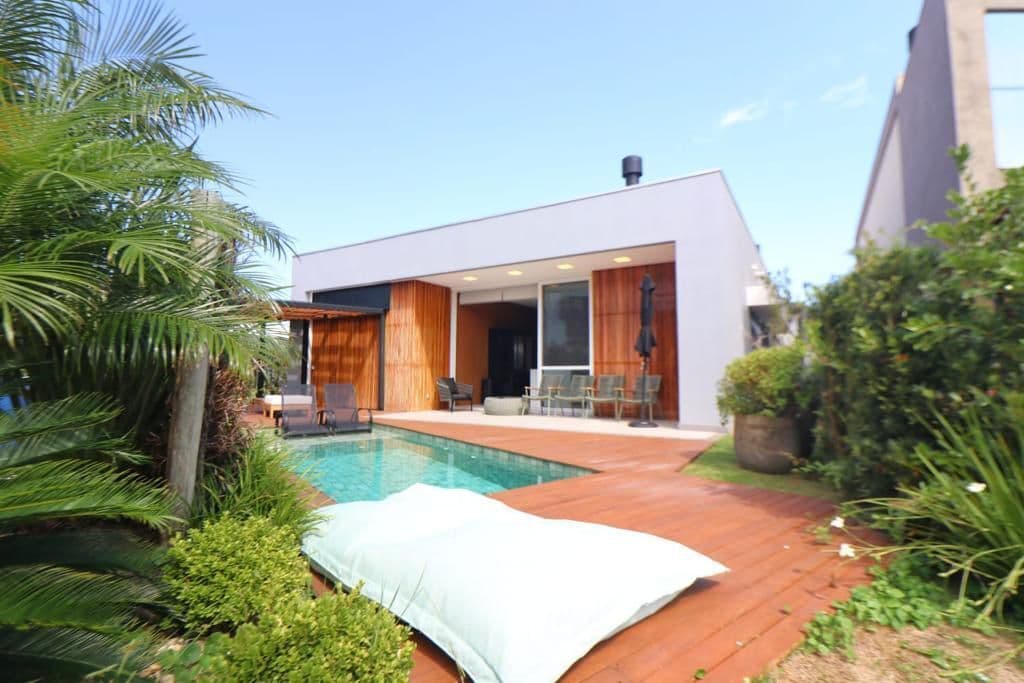 Casa a venda no Condomínio Malibu