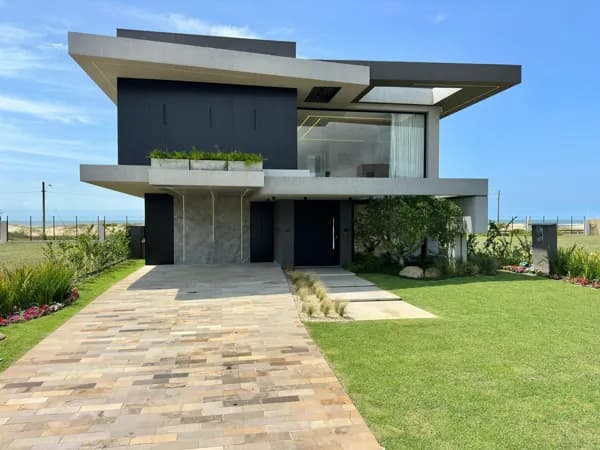 Casa a venda no Condomínio Costa Serena