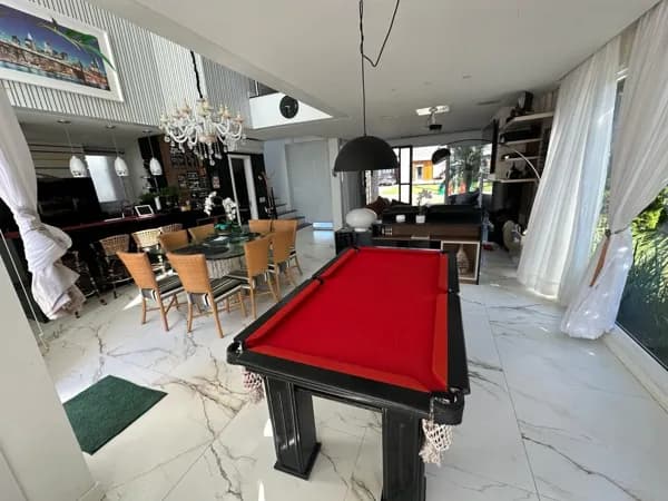 Casa no Condomínio Dubai
