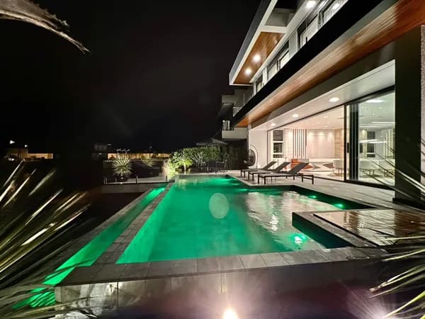 Viva a Excelência em Xangri-lá: Casa de Alto Padrão no Condomínio Sense