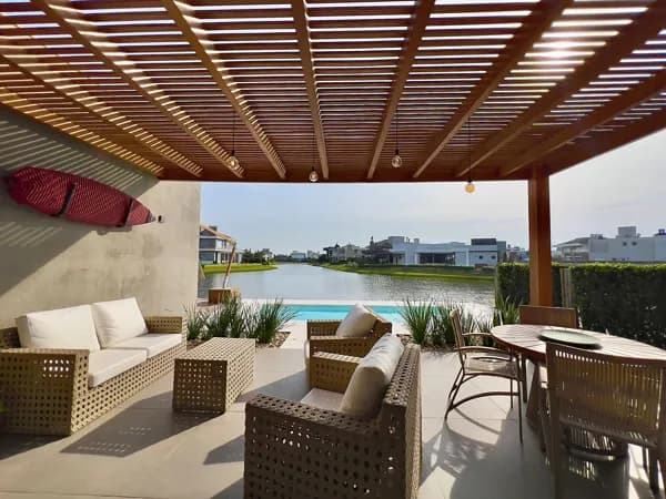 Casa a venda no Condomínio Riviera