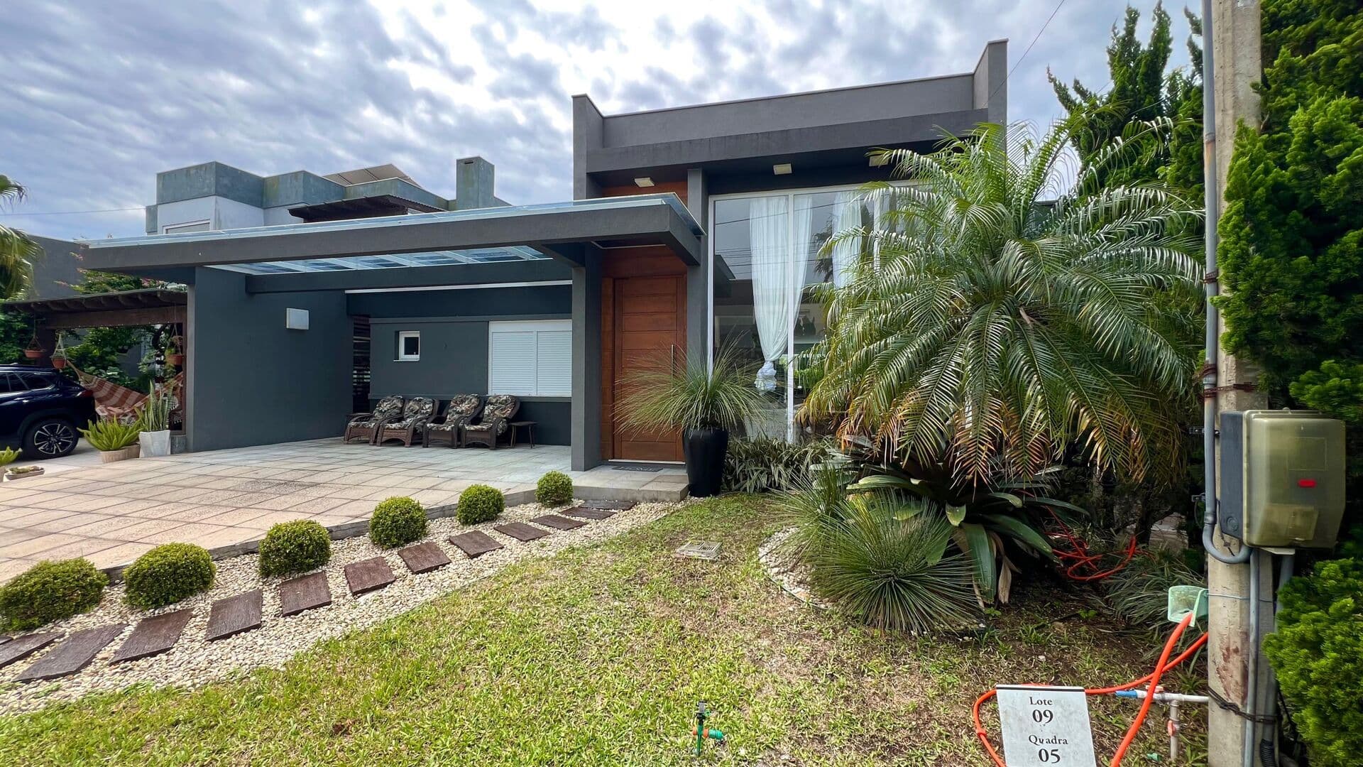CASA DE ALTO PADRÃO À VENDA NO CONDOMÍNIO LAS PALMAS – XANGRI-LÁ!