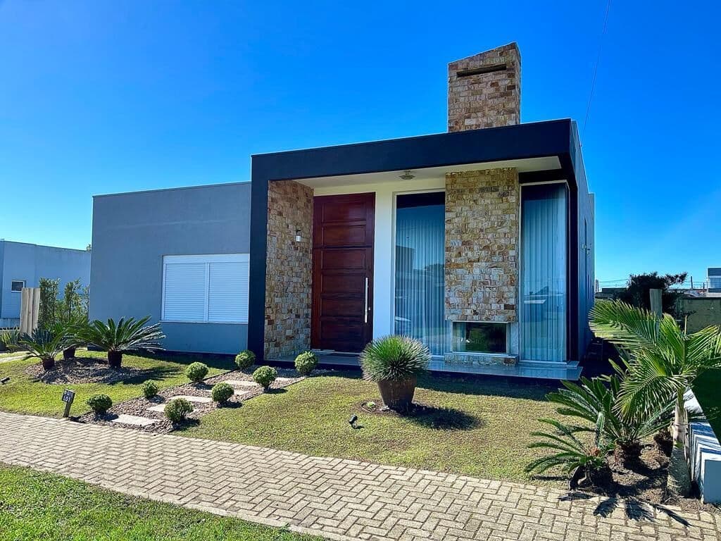Casa à Venda no Condomínio Dubai em Capão da Canoa