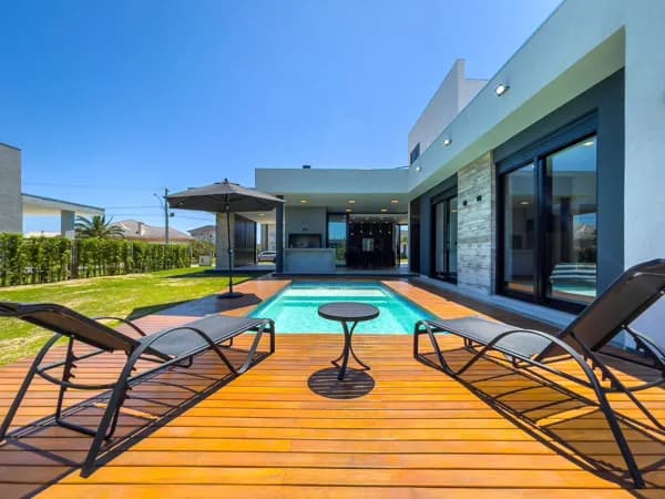 Casa à Venda no Condomínio Ventura em Xangri-lá